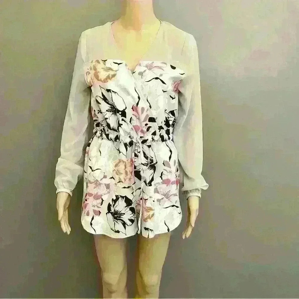 Long Sleeves Rompers with adjustable waist. Size XS-Small